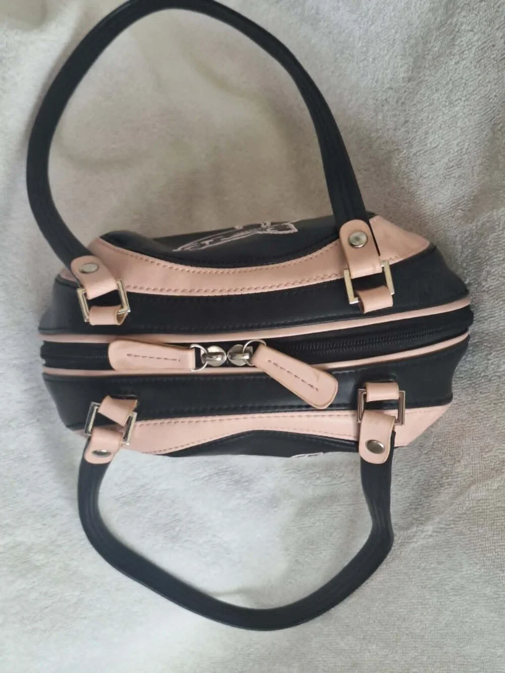Nearly New Condition Demonia Leather Vintage CAT PURSE/HANDBAG - Picture 8 of 9